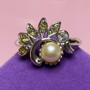 💛 Vintage Silver Avon Fan Fare Pearl & Rhinestone Ring
